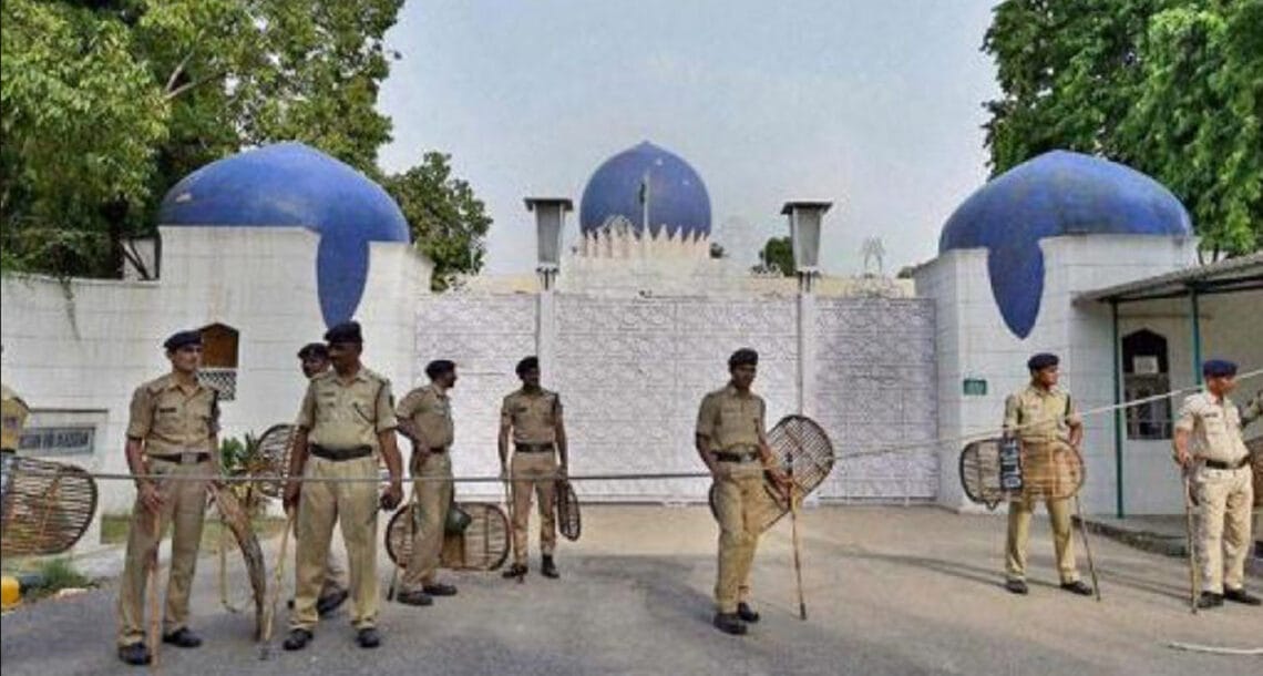 پاکستان نے بھارت میں تعینات ہائی کمشنر کو واپس بلالیا