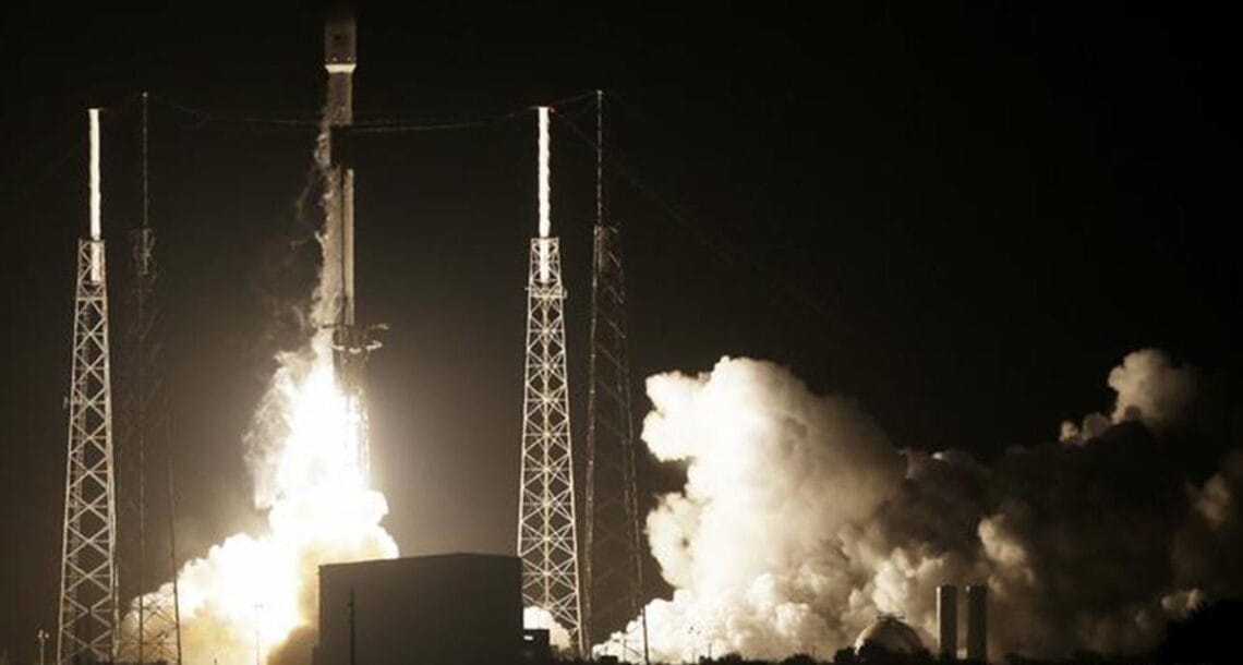 اسرائیل کا اپنا پہلا خلائی جہاز روانہ