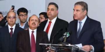 بھارت ایک قدم آگے بڑھائے ہم دو قدم بڑھائیں گے۔ وزیر خارجہ