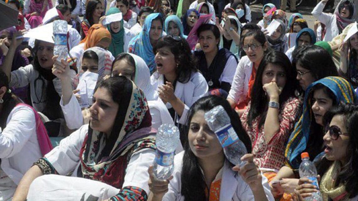 سندھ بھر کے ینگ ڈاکٹرز کی ایک بار پھر ہڑتال