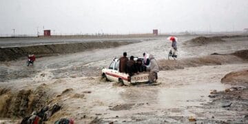 ملک بھر میں بارش اور برفباری، چھتیں گرنے سے 5 افراد جاں بحق