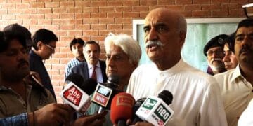 نواز شریف کو کچھ ہوا تو یہ قتل تصور ہوگا جسکی ذمہ دار حکومت ہوگی: سید خورشید شاہ