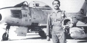 ایک منٹ میں بھارت کے پانچ طیارے مار گرانے والے قومی ہیرو ایم ایم عالم کی آج  چھٹی برسی