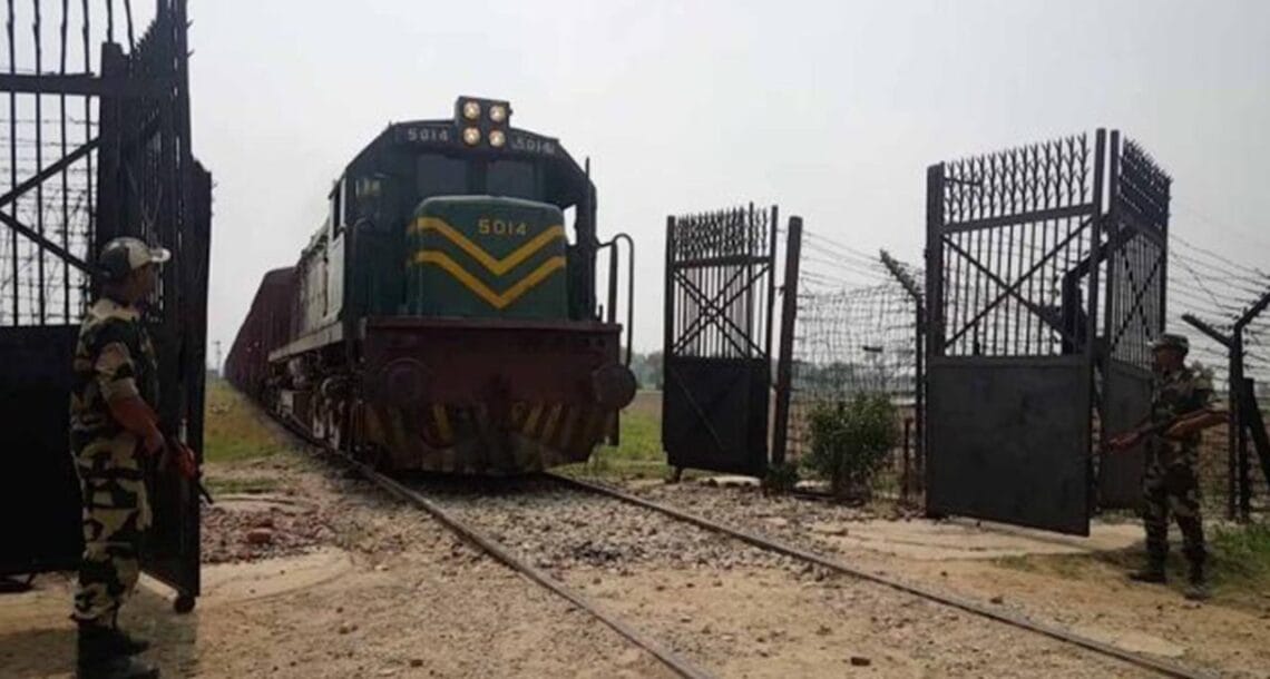 سمجھوتہ ایکسپریس مسافروں سمیت لاہور سے بھارت روانہ