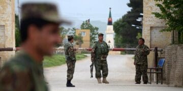 جنوبی صوبہ ہلمند میں طالبان کا افغان فوج کے ملٹری بیس پر حملہ