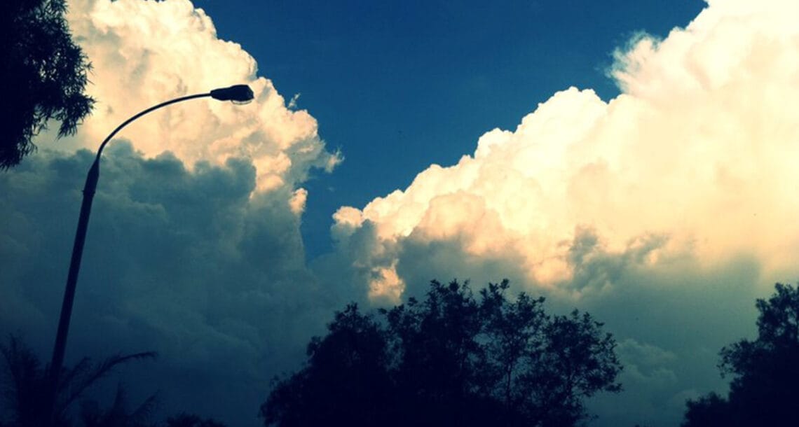 ملک کے بیشتر علاقوں میں موسم خشک جبکہ مغربی علاقوں میں مطلع ابر آلود رہنے کا امکان