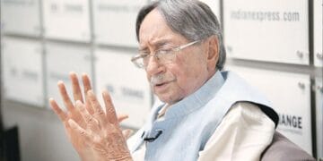 بھارت کے پاس پاکستان کے ساتھ بات کرنے  کے علاوہ کوئی چارہ نہیں۔ سابق سربراہ را