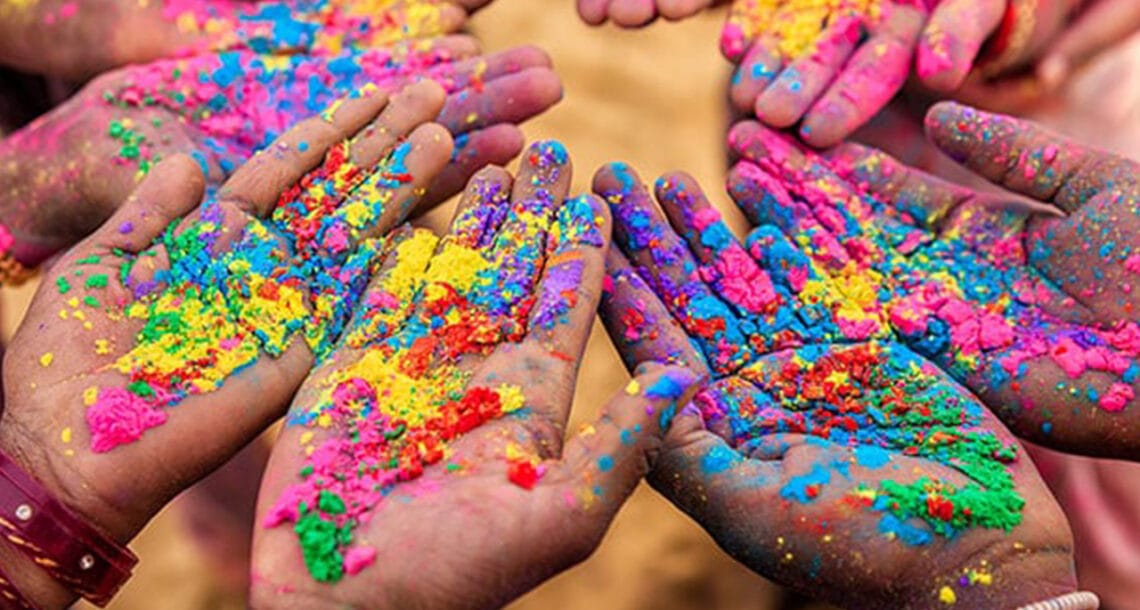 پاکستان سمیت دنیا بھر میں ہندو برادری مذہبی تہوار ہولی منا رہی ہے