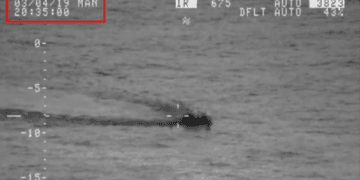 بھارت کو سمندری محاذ پر بھی ناکامی کا سامنا، پاک بحریہ نے بھارتی آبدوز کو پاکستانی حدود میں داخلے سے روک دیا