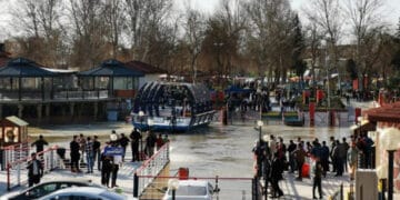 عراق: دریائے دجلہ میں مسافروں سے بھری کشتی ڈوب گئی، 100 افراد ہلاک