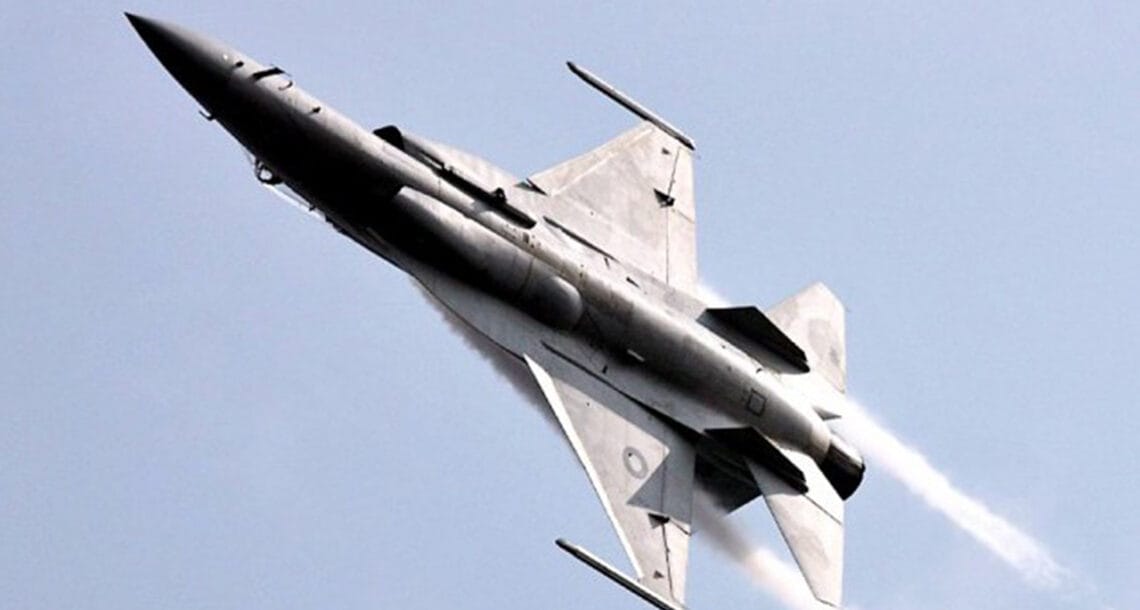 پاک فضائیہ کا جے ایف 17 تھنڈر کا کامیاب تجربہ