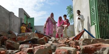 ایل او سی پر بھارت کی جارحیت کا سلسلہ جاری، شدید گولہ باری کے نتیجے میں 2 شہری شہید اور3 زخمی