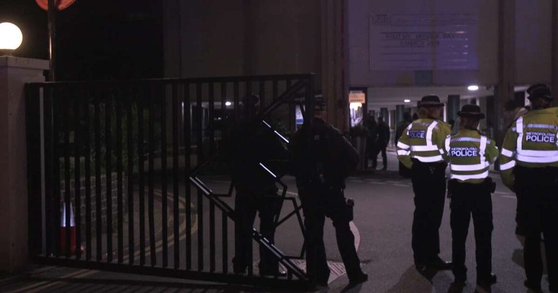 لندن میں دو افراد پر چاقو سے حملہ، لندن کی سینٹرل مسجد سیل