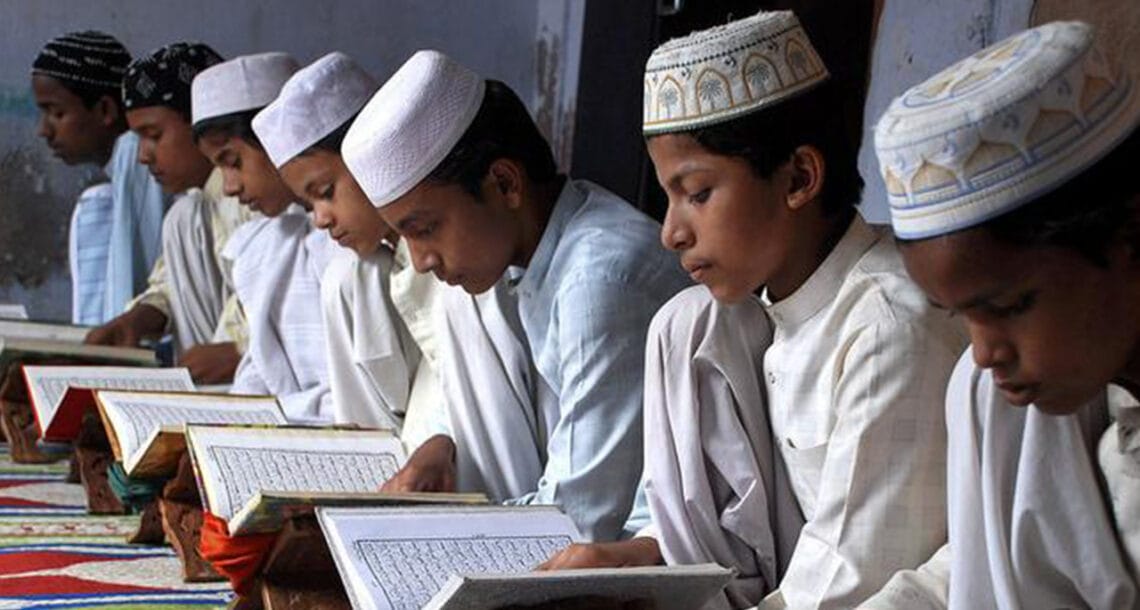 قومی ایکشن پلان: صوبائی حکومتوں نے مزید مدارس اور اسپتالوں کو اپنی تحویل میں لے لیا