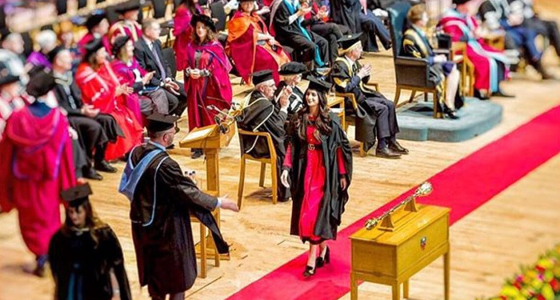 پاکستانی اداکارہ ماورہ حسین نے وکالت کی ڈگری حاصل کرلی