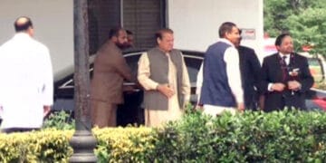 سابق وزیراعظم طبی معائنے کے لیےشریف میڈیکل سٹی پہنچ گئے