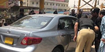 قاتلانہ حملے میں مفتی تقی عثمانی محفوظ، گارڈ اور ڈرائیور جاں بحق