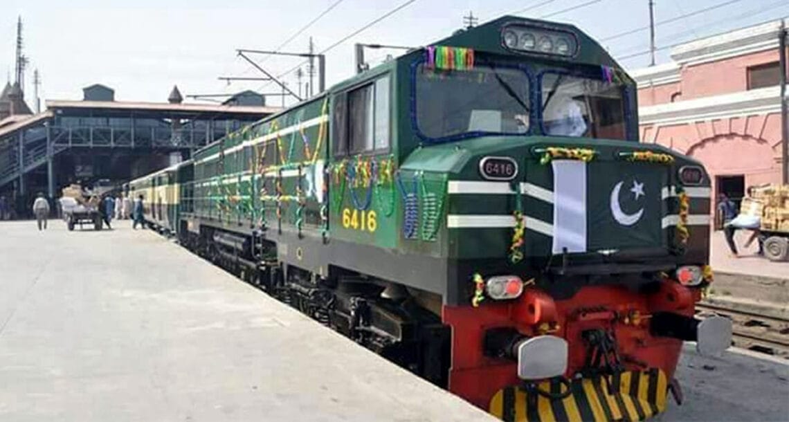 محکمہ ریلوے کا 1260 کلومیٹر کا نیا ٹریک بچھانے، 89 ریلوے انجنوں کو بحال کرنے کا فیصلہ