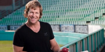 پی ایس ایل 4:‌ جنوبی افریقی مایہ ناز فیلڈر جونٹی رہودز پاکستان آنے کے لیے بے تاب