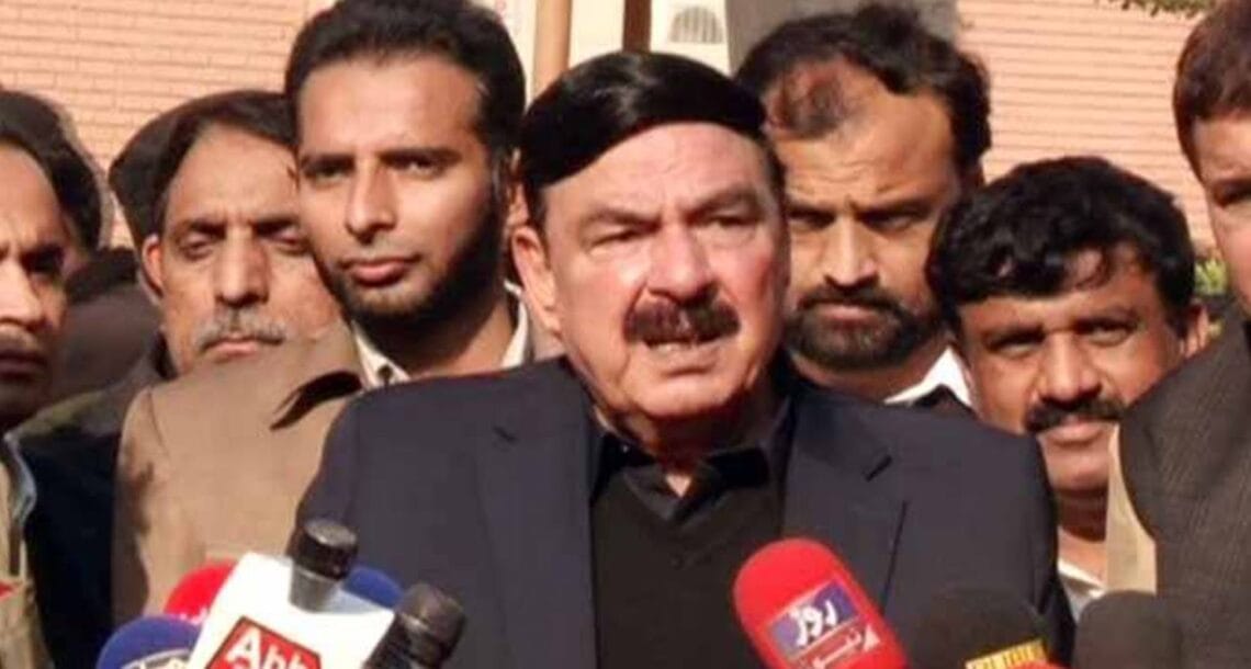 بھارت سے جب بھی جنگ ہوگی آخری ہوگی اور ہم بھارت کی چتا جلادیں گے۔ وزیر ریلوے