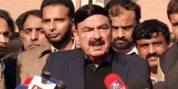 بھارت سے جب بھی جنگ ہوگی آخری ہوگی اور ہم بھارت کی چتا جلادیں گے۔ وزیر ریلوے