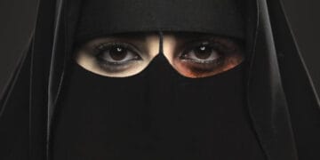 سوشل میڈیا پر بیوی پر تشدد کی شکایت موصول، پولیس کی فوری کاروائی شوہر گرفتار