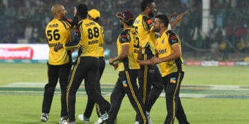 پی ایس ایل دوسرا ایلیمنیٹر: پشاور زلمی نے اسلام آباد یونائیٹڈ کو شکست دیکر فائنل کے لیے کوالیفائی کرلیا