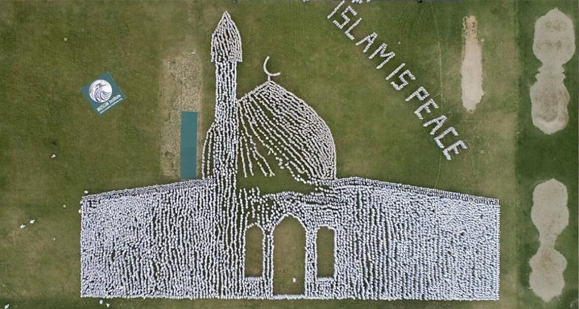 سانحہ کرائسٹ چرچ: 25 ہزار افراد کا مسجد النور کا انسانی ماڈل بناکر شہداء کو خراج عقیدت