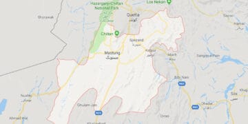 مستونگ: مسافر وین اور ٹرک کے درمیان تصادم کے نتیجے میں 11 افراد جاں بحق