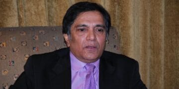 کامیڈی کے بادشاہ معین اختر کو اپنے مداحوں سے بچھڑے 8 برس بیت گئے