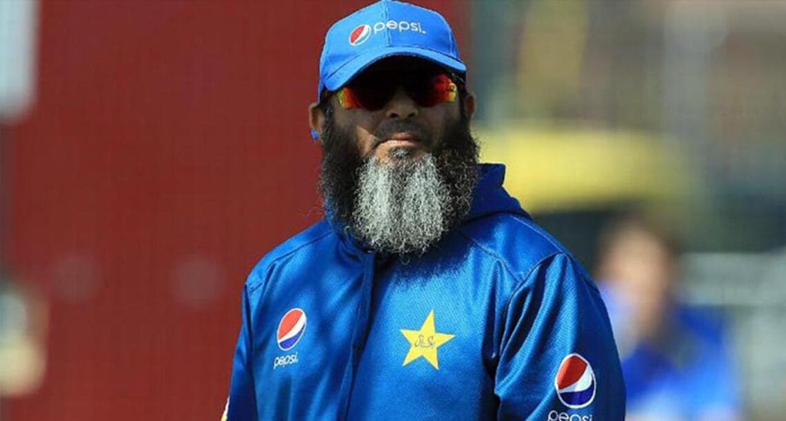 مشتاق احمد ایشین ایوارڈ وصول کرنے کیلیے لندن روانہ