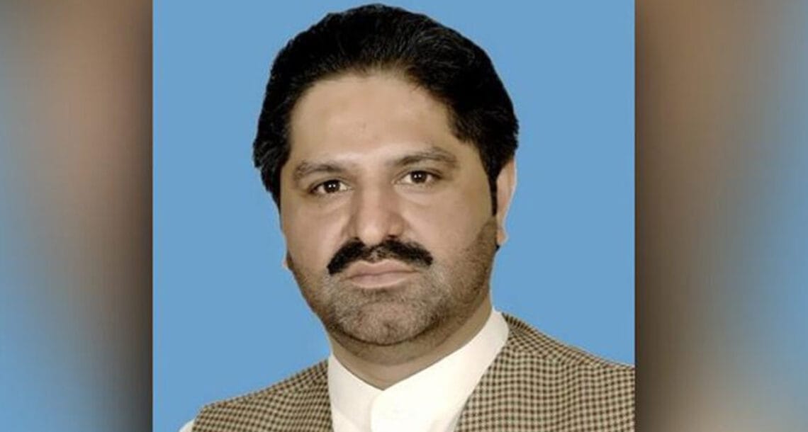 وفاقی وزیر گھر میں ڈکیتی کے دوران زخمی