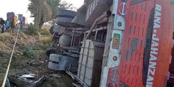بدین میں ہائی وے پر ٹریفک حادثہ، 8 افراد جاں بحق، 30 زخمی