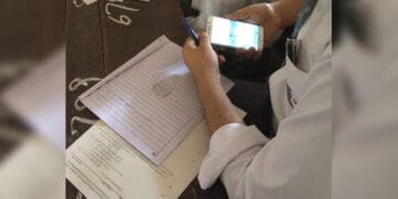 انٹر کے امتحانات میں فزکس کا پرچہ بھی آؤٹ