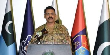 کراچی ورلڈ کرائم انڈیکس پر چھٹے نمبر پر تھا آج صورتحال بہت بہتر ہے. ڈی جی آئی ایس پی آر