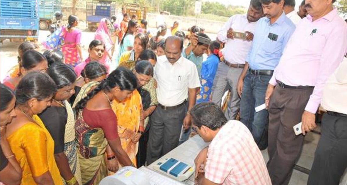 بھارت کی قومی اسمبلی کے انتخابات کے لیے آج 20 ریاستوں میں پولنگ جاری