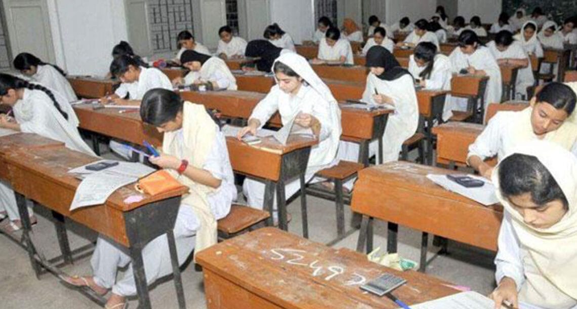 سندھ میں میٹرک کے امتحانات میں نقل کا نہ رکنے والا سلسلہ برقرار-