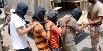 کراچی سے کالعدم تنظیم داعش کے 4 دہشت گرد گرفتار، دستی بم اور اسلحے کے علاوہ لیپ ٹاپ بھی برآمد