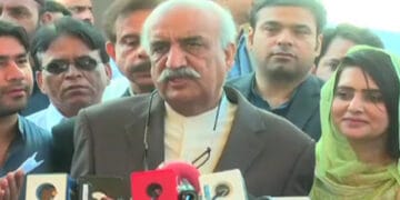 فوج کو حکومت کی ناکامیوں کے باوجود اس طرح سامنے نہیں آنا چاہیے. خورشید شاہ