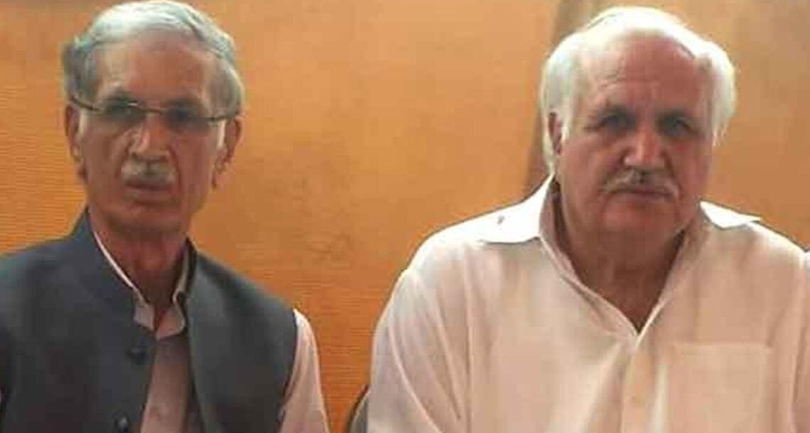 پرویز خٹک کے بھائی  لیاقت خٹک نے صوبائی وزیر کے عہدہ کا حلف اٹھا لیا