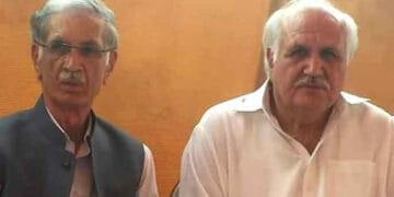 پرویز خٹک کے بھائی  لیاقت خٹک نے صوبائی وزیر کے عہدہ کا حلف اٹھا لیا