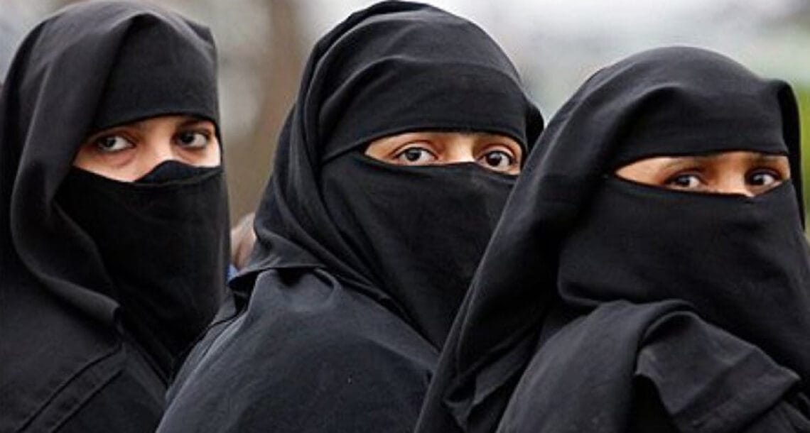 سری لنکا میں بم دھماکوں کے بعد چہرہ ڈھانپنے پر پابندی عائد