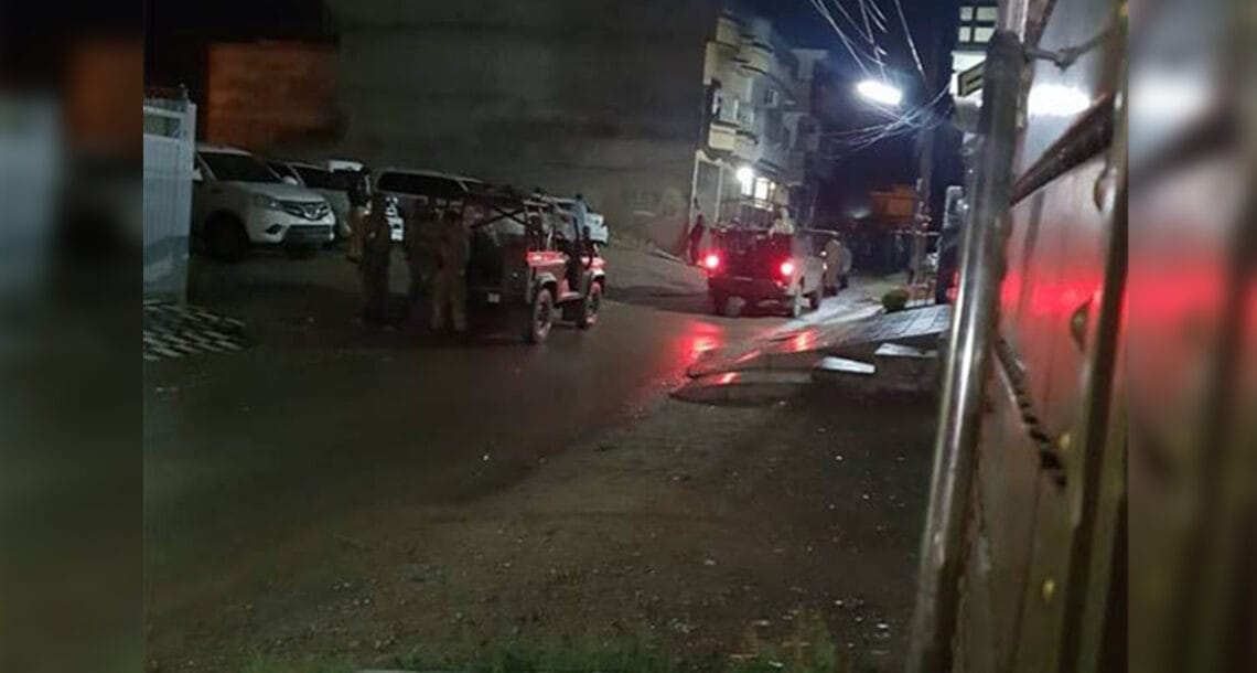 پشاور میں دہشتگردوں کیخلاف 15 گھنٹے سے آپریشن جاری، 5 دہشتگرد جاں بحق