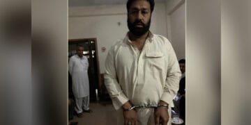 پشاور: پولیو مہم کے خلاف سازش بے نقاب،  بچوں سے بے ہوشی کا ڈرامہ کرانے والا ملزم گرفتار