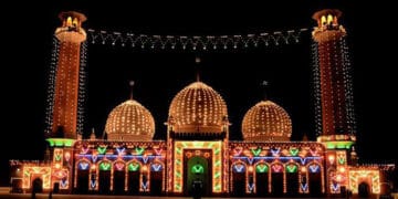 ملک بھر میں آج شب معراج  عقیدت و احترام سے منایا جائے گا