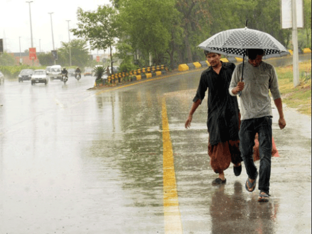 اسلام آباد و راولپنڈی سمیت دیگر شہروں میں تیز آندھی اور بارش، فیڈرز ٹرپ کر گئے