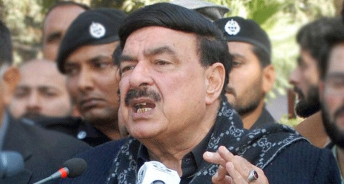 ٹرینوں کی بندش پر وزیر ریلوے نے قوم سے معافی مانگ لی