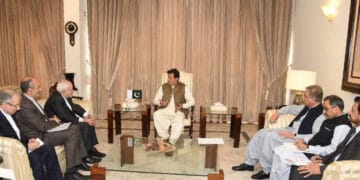 وزیراعظم عمران خان سے ایرانی وزیر خارجہ جواد ظریف کی ملاقات۔