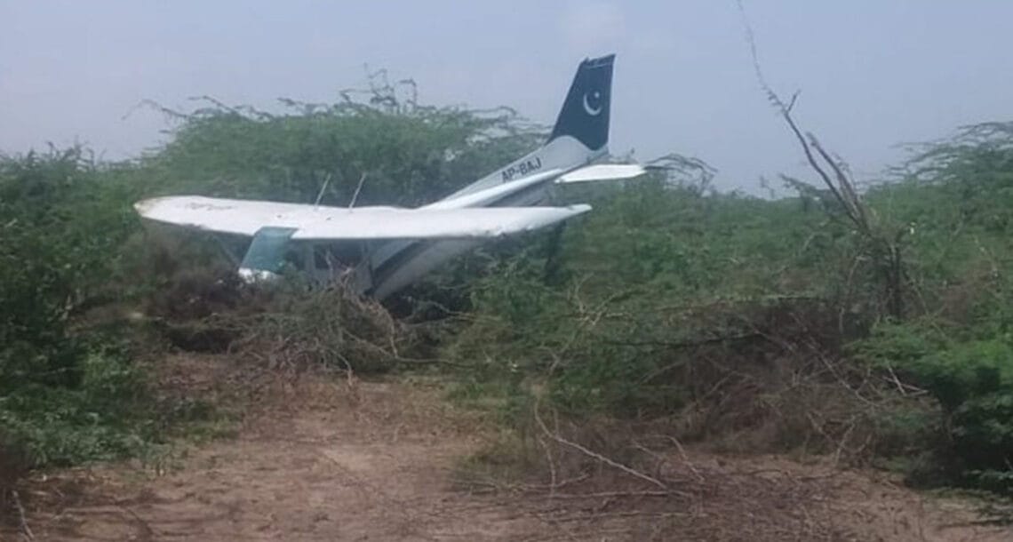 پی آئی اے کے تربیتی طیارے کی جنگل میں ہنگامی لینڈنگ۔