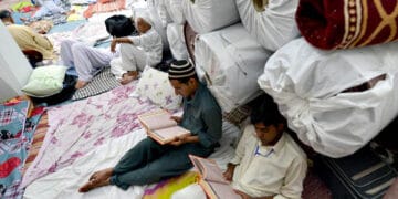 ملک بھرمیں لاکھوں فرزندان اسلام کل 20 رمضان المبارک اعتکاف میں بیٹھیں گے